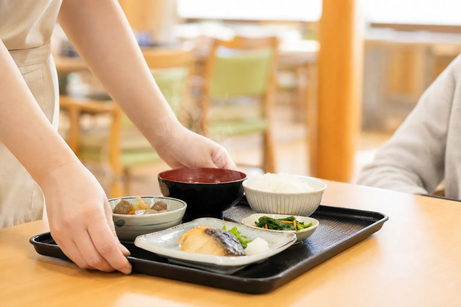 昼食の配膳の様子